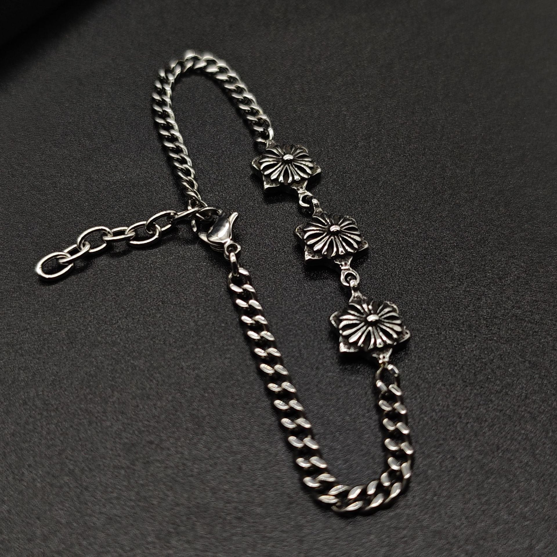 Chrome Hearts versatile 3 flower ball bracelet