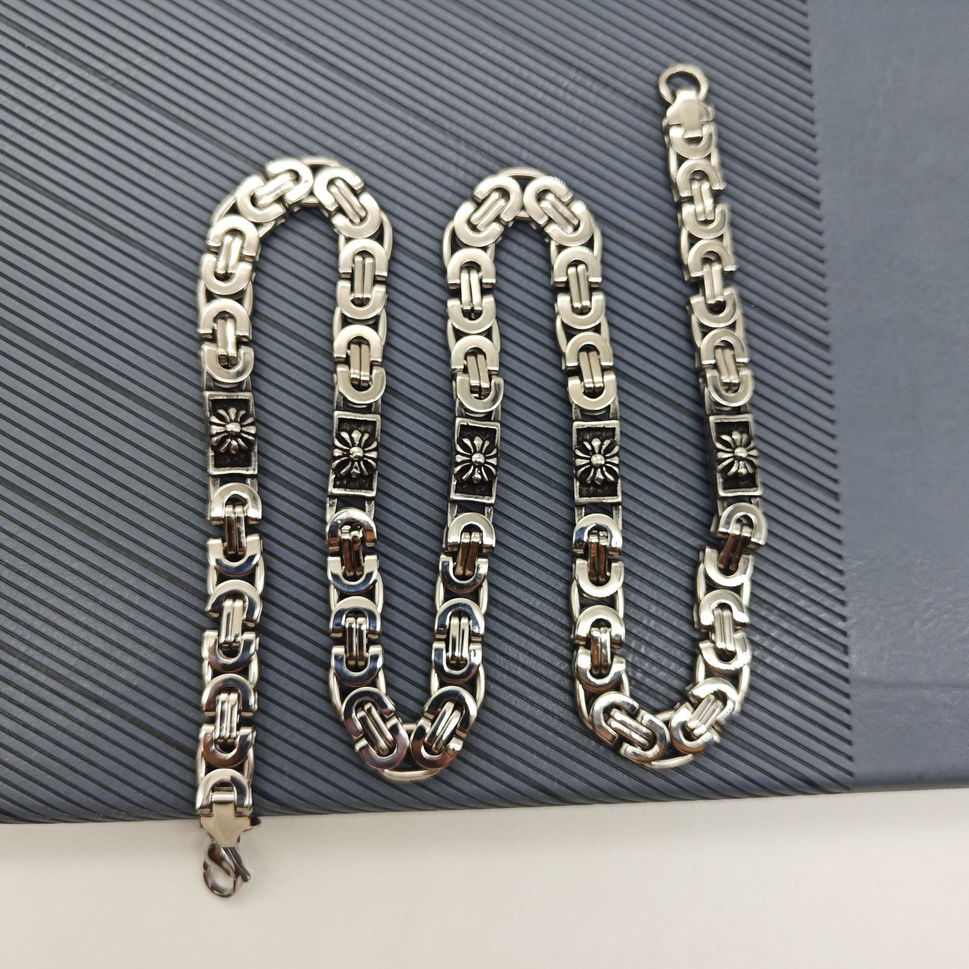 Chrome Hearts stainless steel flat link chain scout flower bracelet